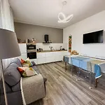 Casa Mirella Nyaraló